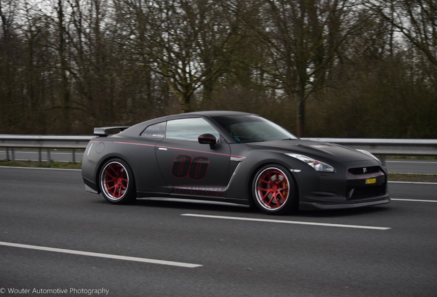 Nissan GT-R