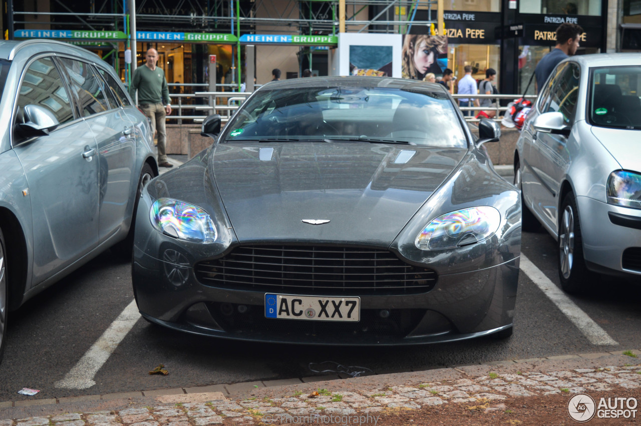 Aston Martin V8 Vantage S