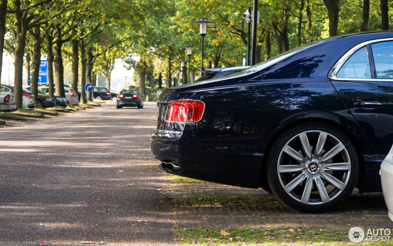 Bentley Flying Spur V8