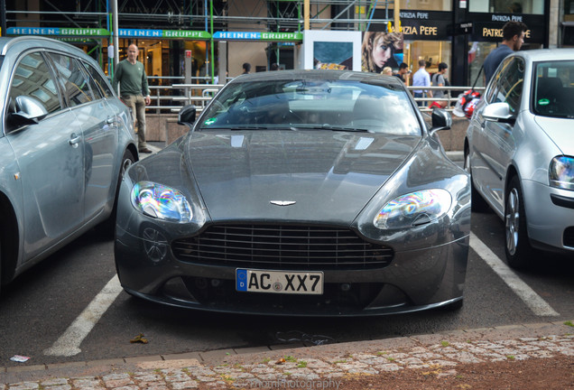 Aston Martin V8 Vantage S