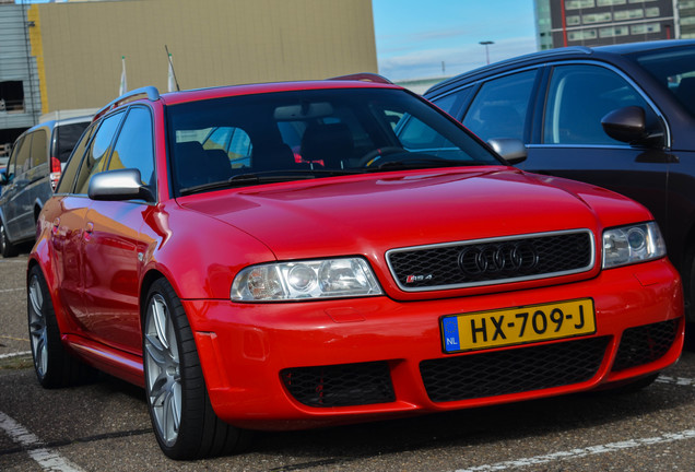 Audi RS4 Avant B5