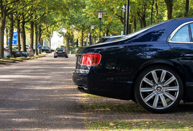 Bentley Flying Spur V8