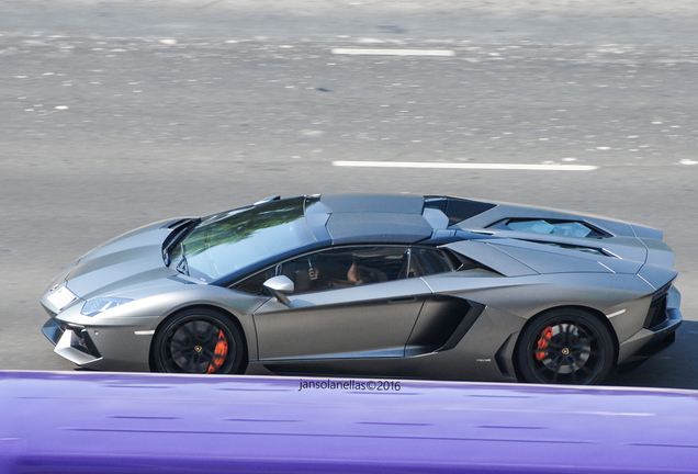 Lamborghini Aventador LP700-4 Roadster