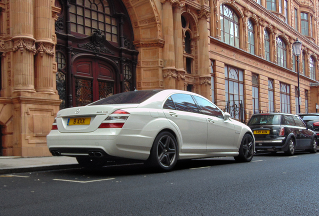 Mercedes-Benz S 65 AMG V221