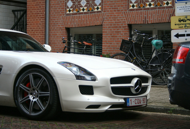 Mercedes-Benz SLS AMG Roadster