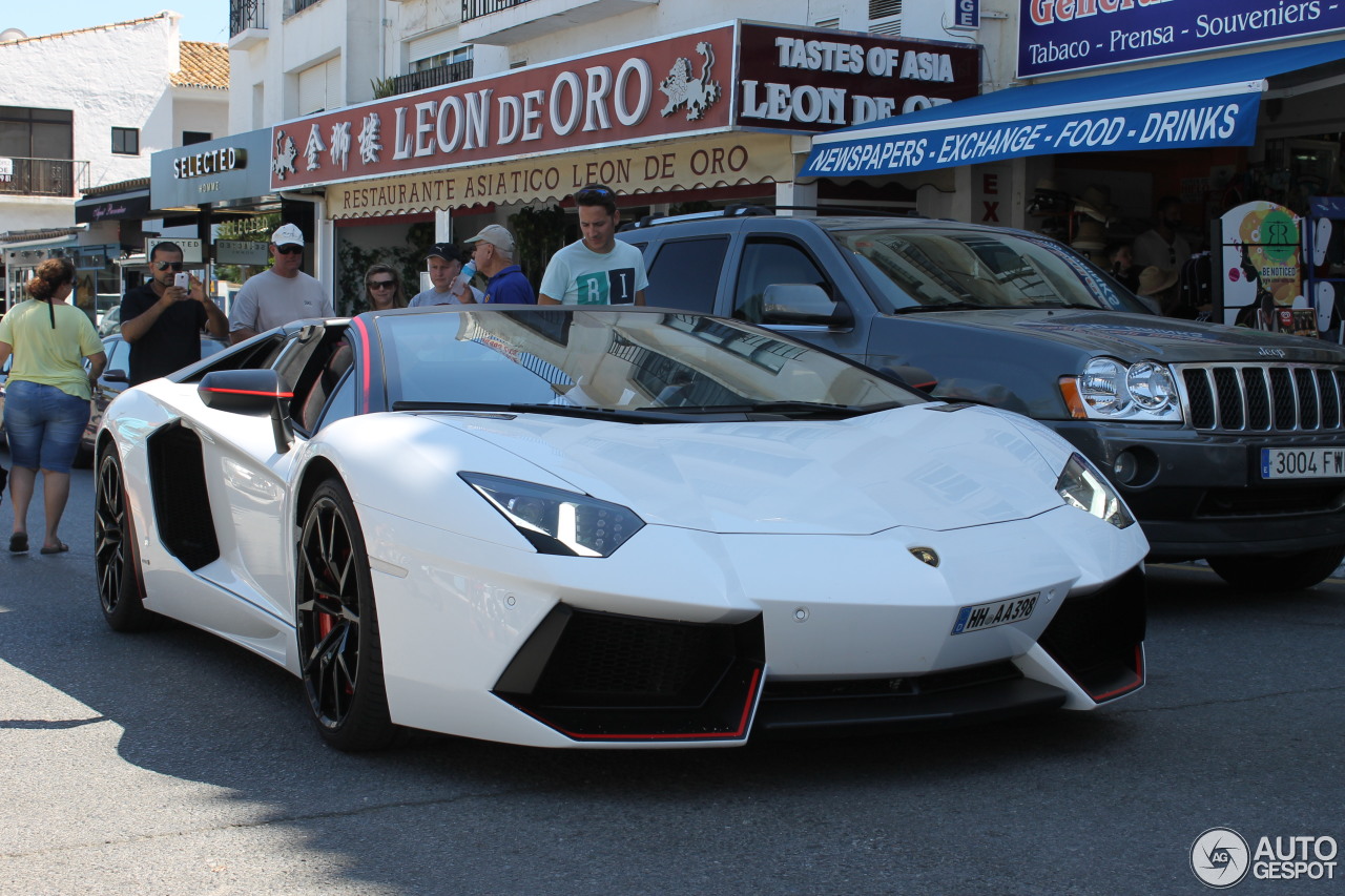 Lamborghini Aventador LP700-4 Roadster Pirelli Edition