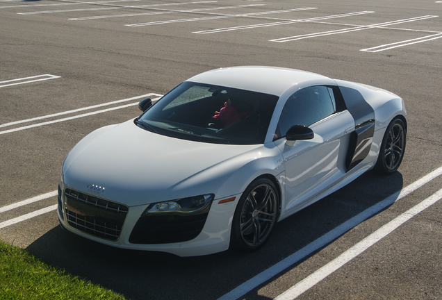 Audi R8 V10