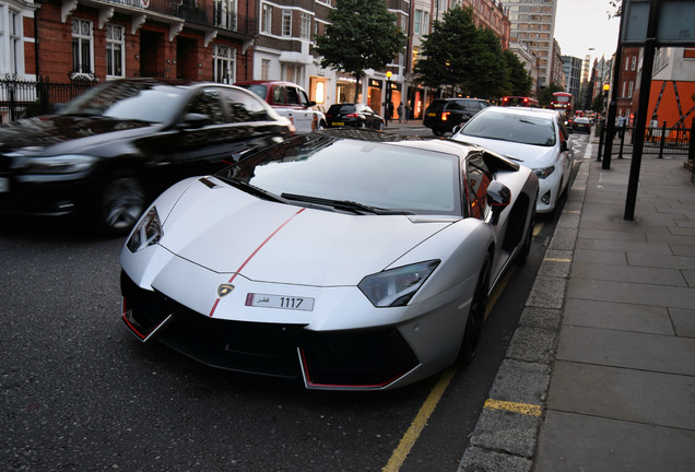 Lamborghini Aventador LP700-4 Roadster Pirelli Edition