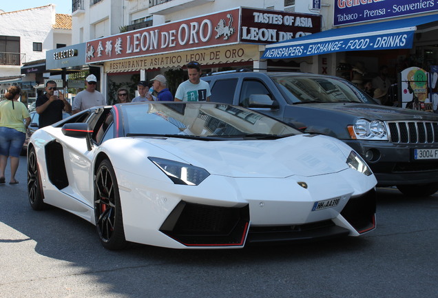 Lamborghini Aventador LP700-4 Roadster Pirelli Edition