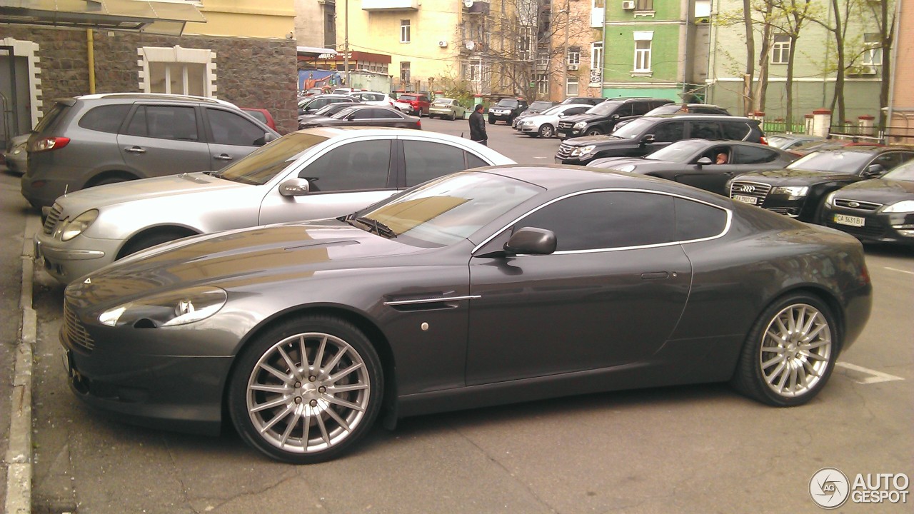 Aston Martin DB9