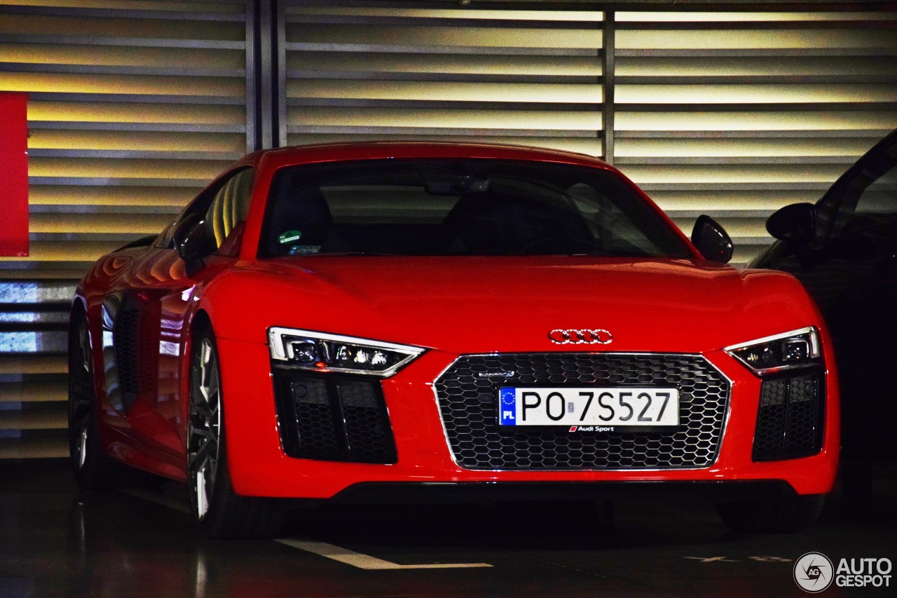 Audi R8 V10 Plus 2015