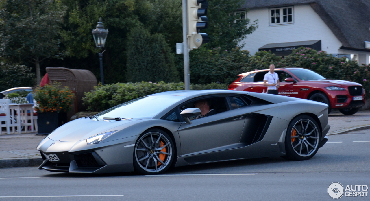 Lamborghini Aventador LP700-4