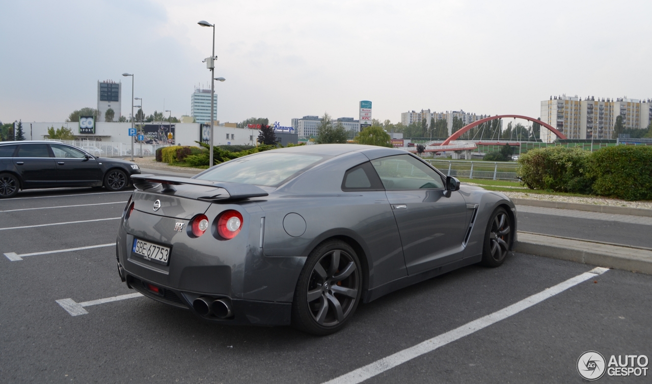 Nissan GT-R