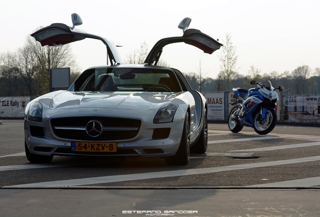 Mercedes-Benz SLS AMG