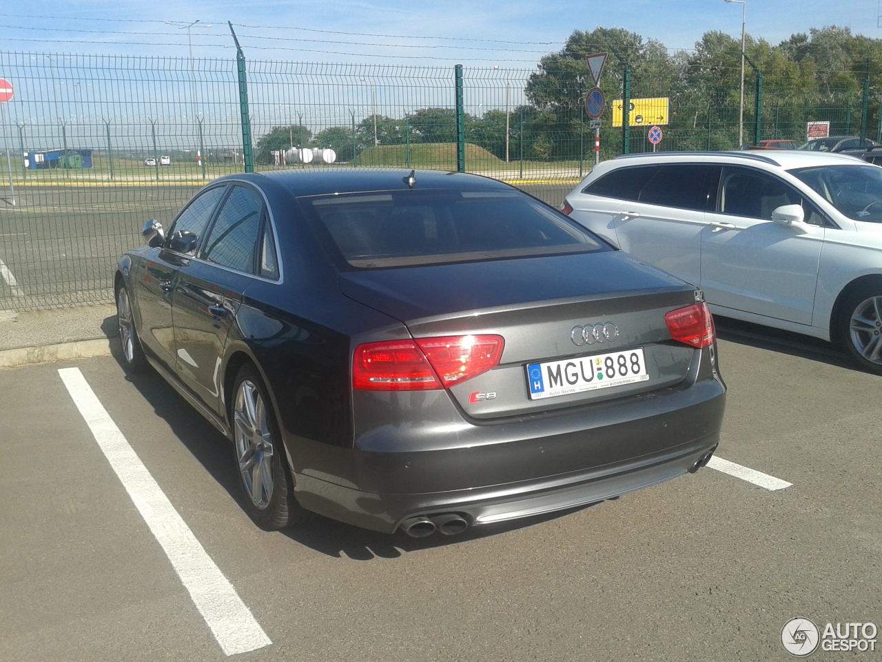 Audi S8 D4