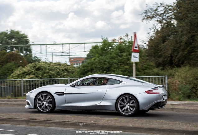 Aston Martin Vanquish 2013