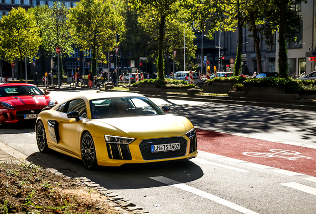 Audi R8 V10 Plus 2015