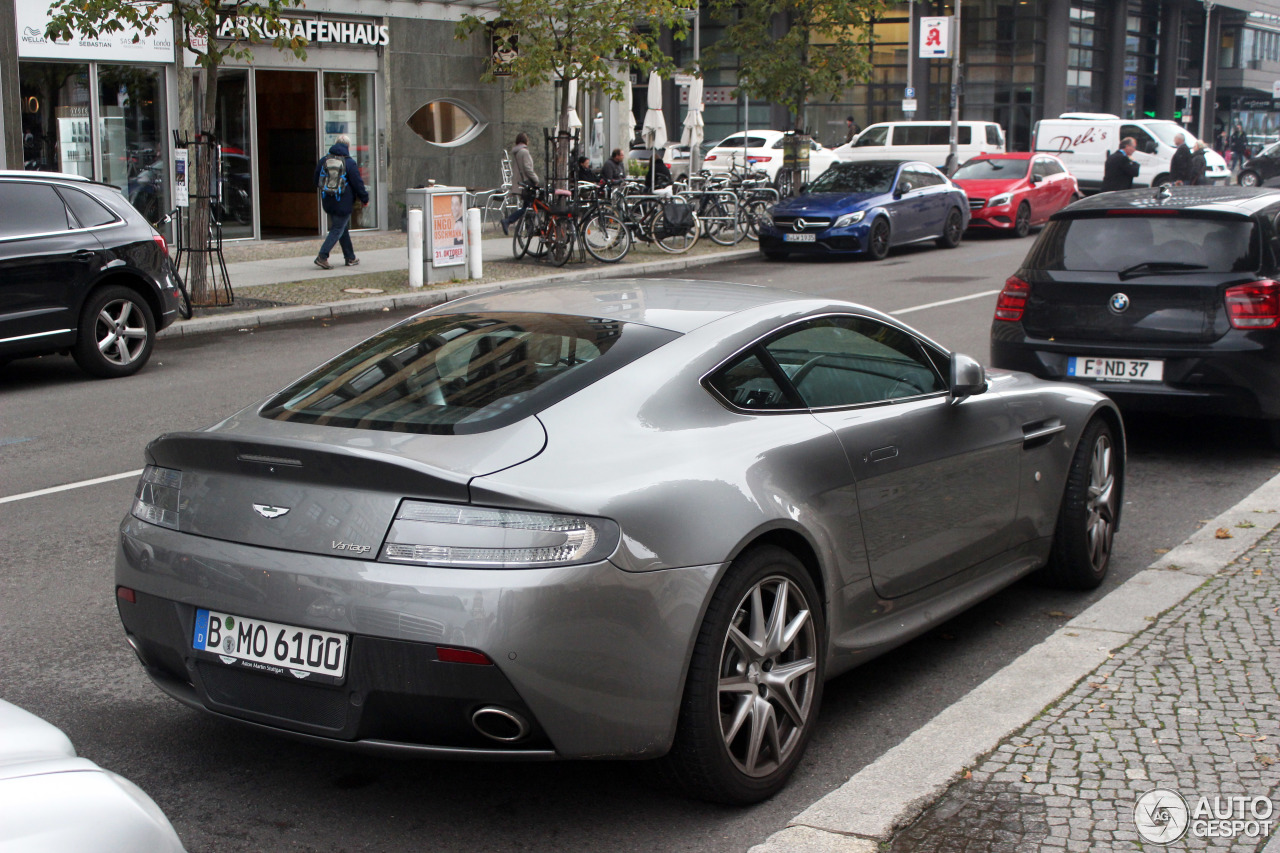 Aston Martin V8 Vantage 2012