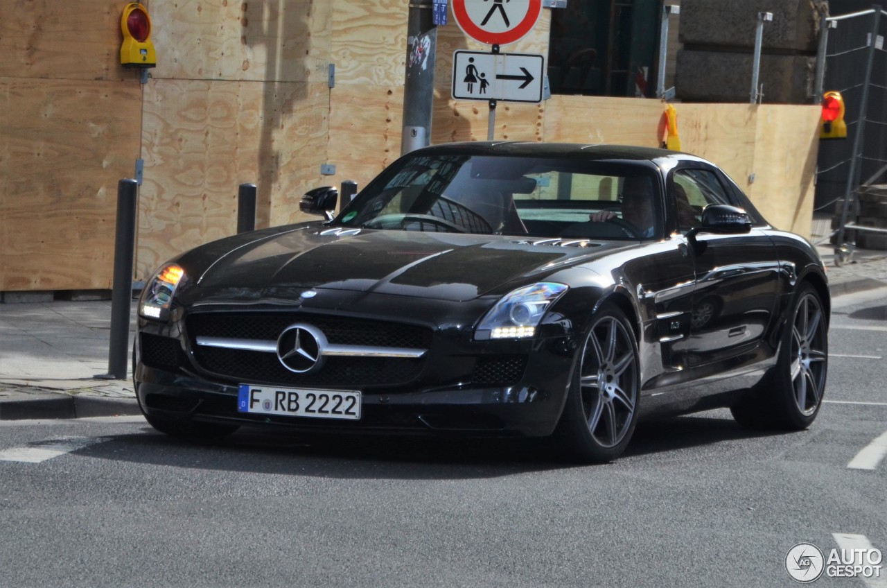 Mercedes-Benz SLS AMG