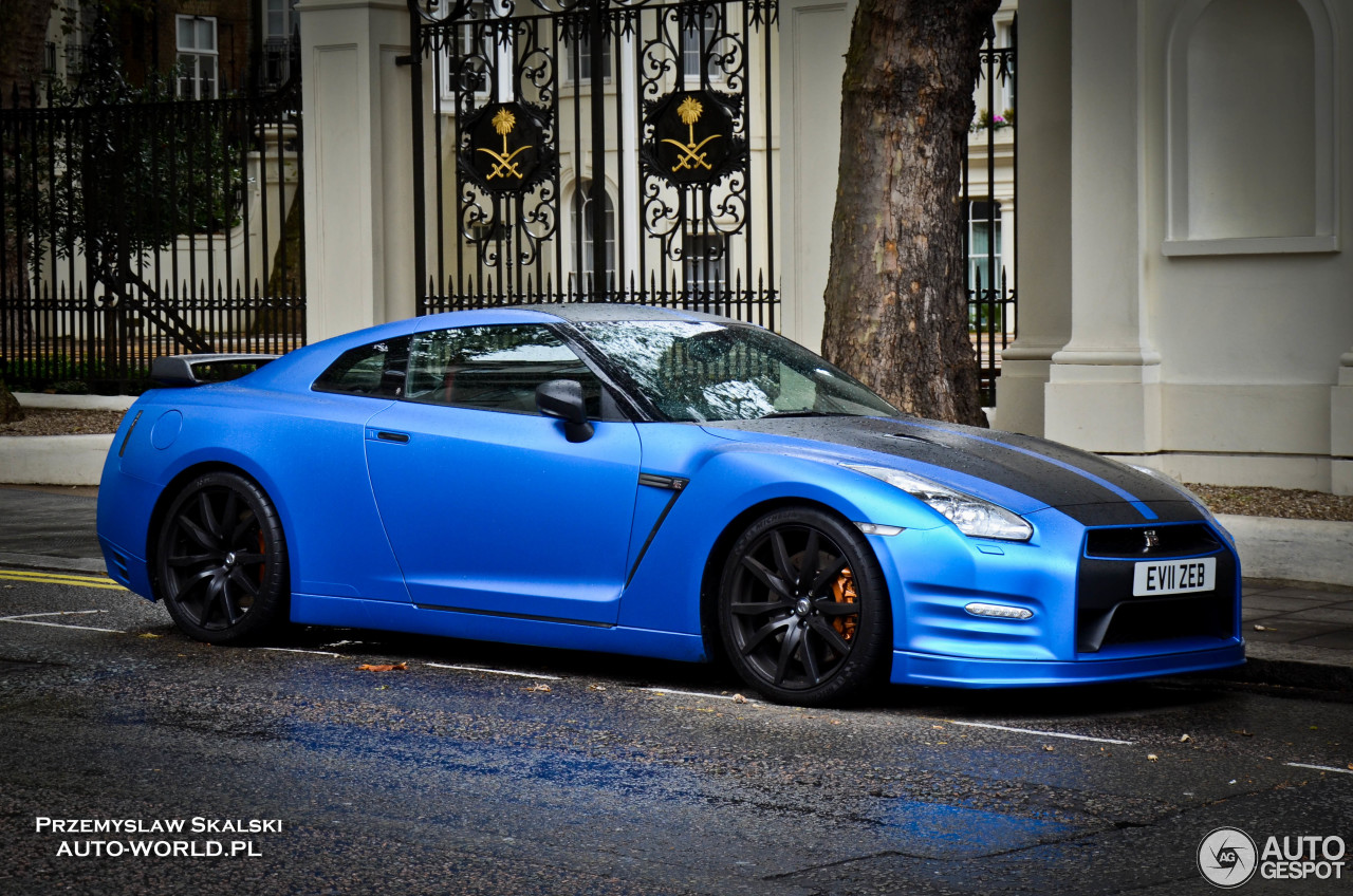 Nissan GT-R 2011