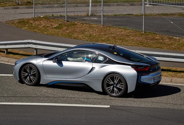 BMW i8