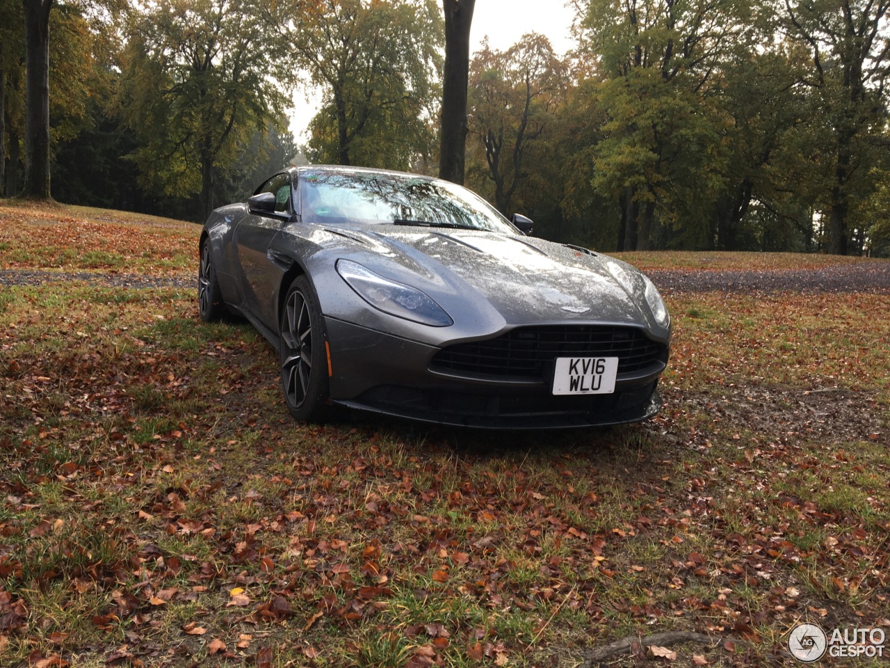 Aston Martin DB11