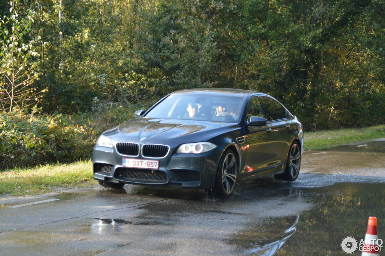 BMW M5 F10 2011