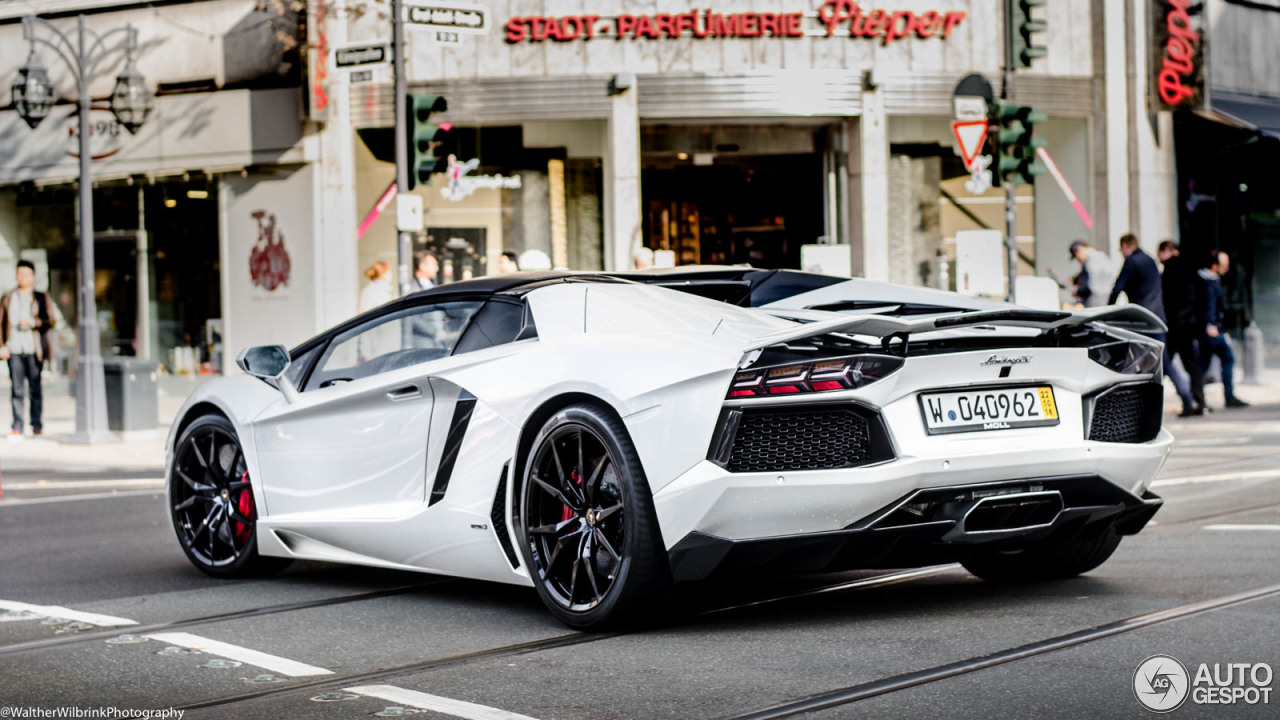 Lamborghini Aventador LP700-4 Roadster