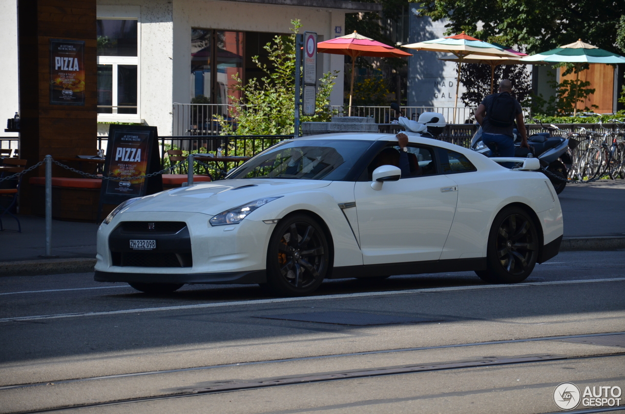 Nissan GT-R