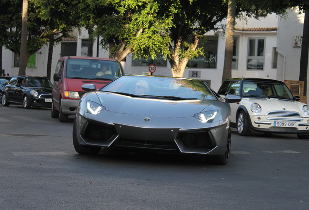 Lamborghini Aventador LP700-4 Roadster