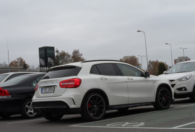 Mercedes-AMG GLA 45 X156