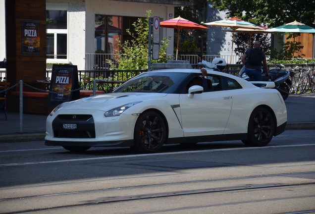 Nissan GT-R