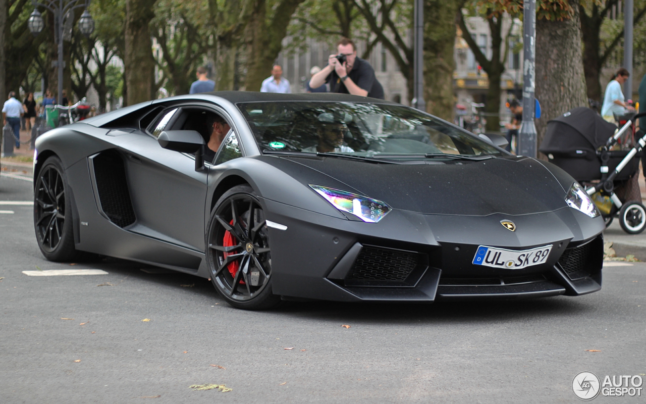 Lamborghini Aventador LP700-4