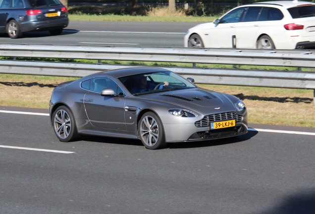 Aston Martin V12 Vantage