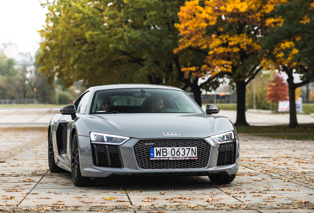 Audi R8 V10 Plus 2015