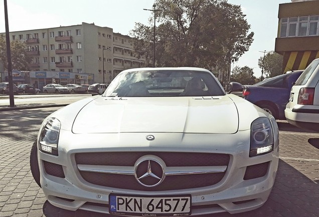 Mercedes-Benz SLS AMG