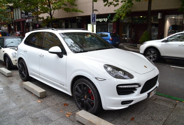 Porsche 958 Cayenne GTS