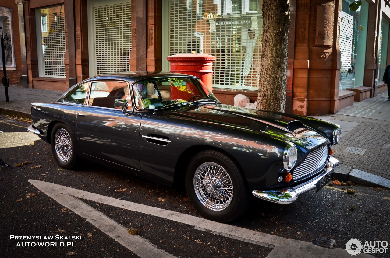 Aston Martin DB4