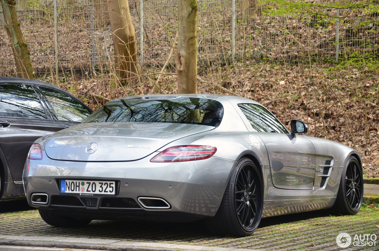 Mercedes-Benz SLS AMG