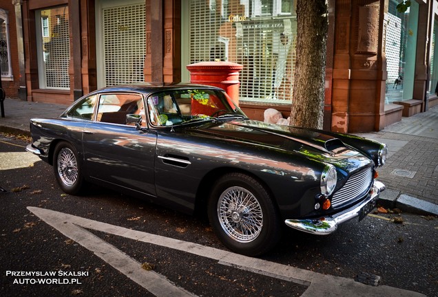 Aston Martin DB4