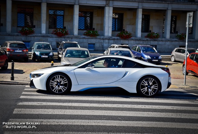 BMW i8