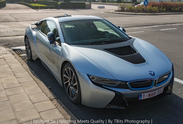 BMW i8