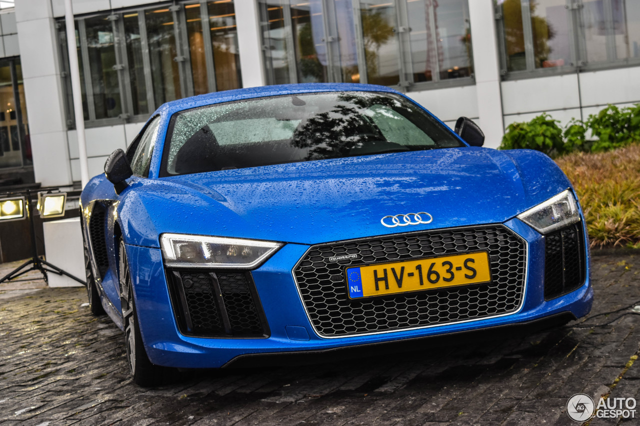 Audi R8 V10 Plus 2015