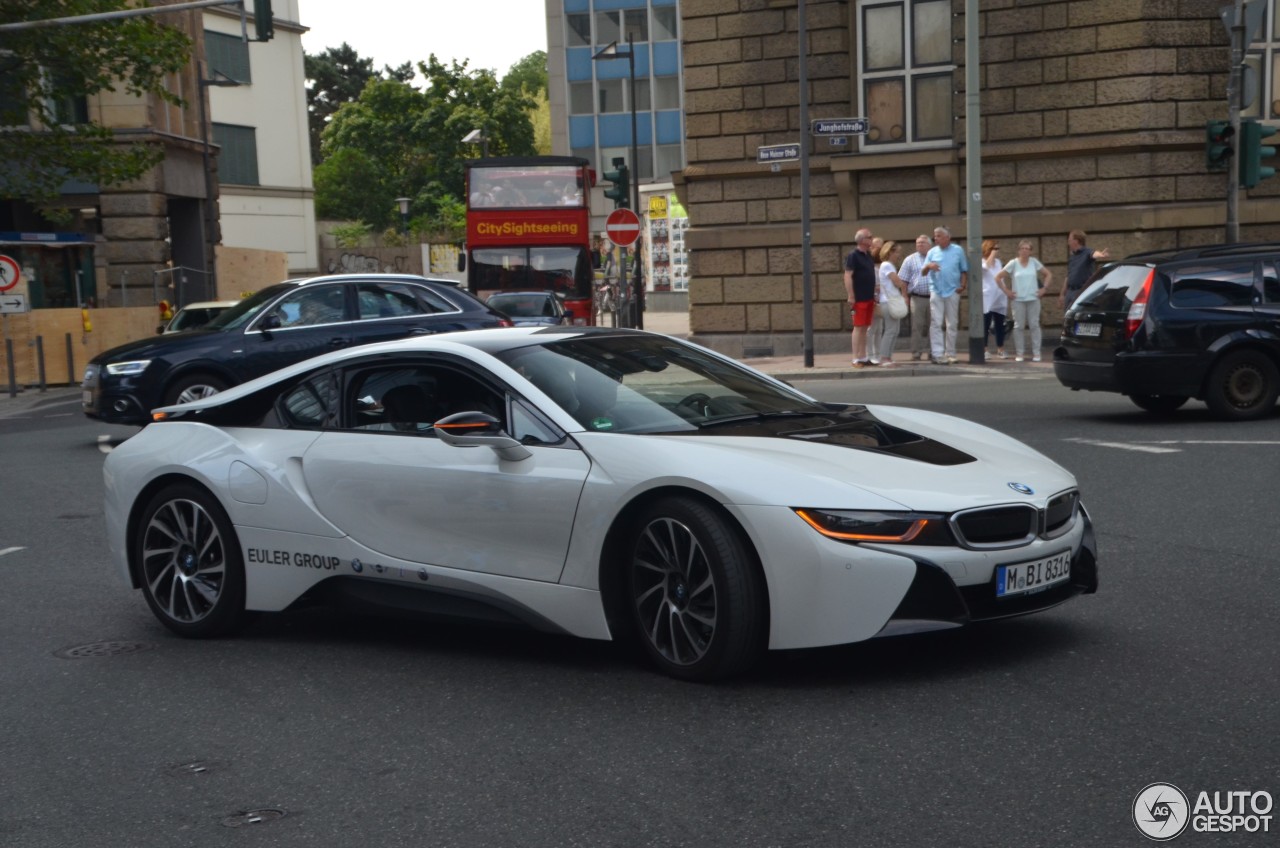 BMW i8