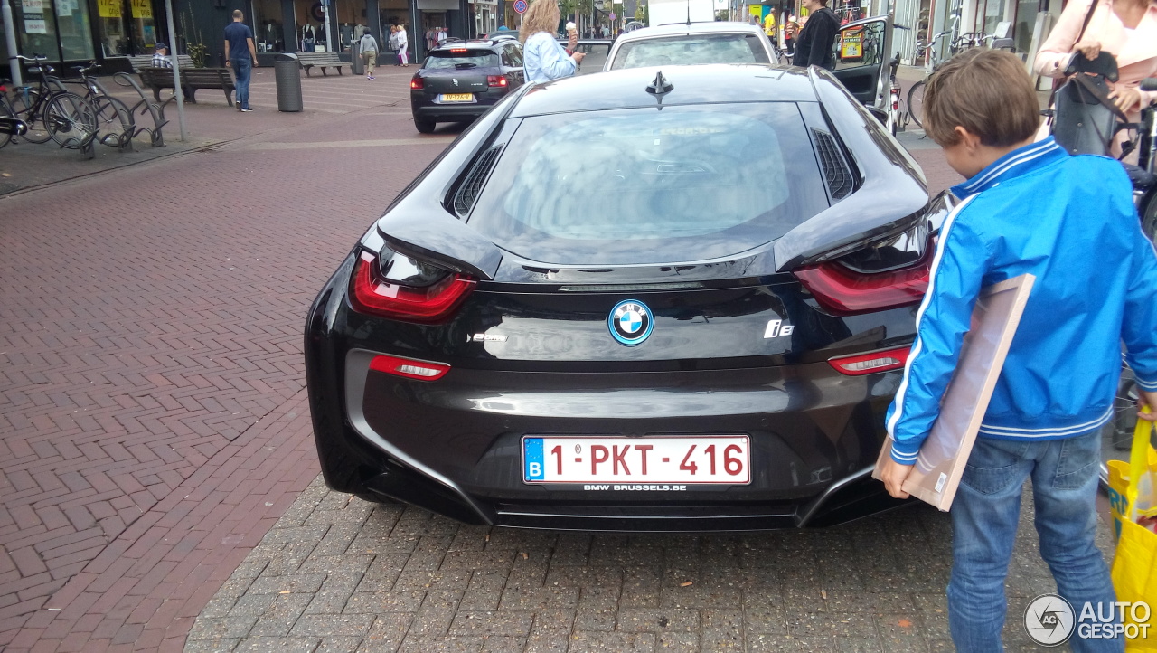 BMW i8