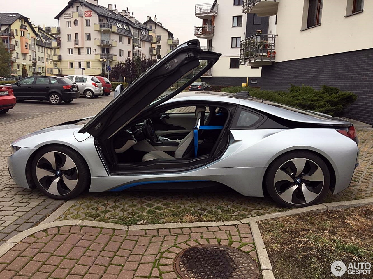 BMW i8