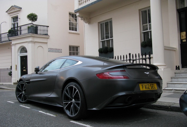 Aston Martin Vanquish 2013