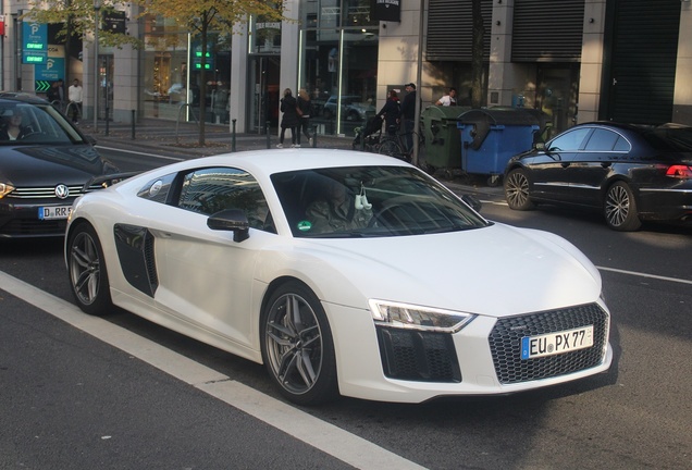 Audi R8 V10 Plus 2015