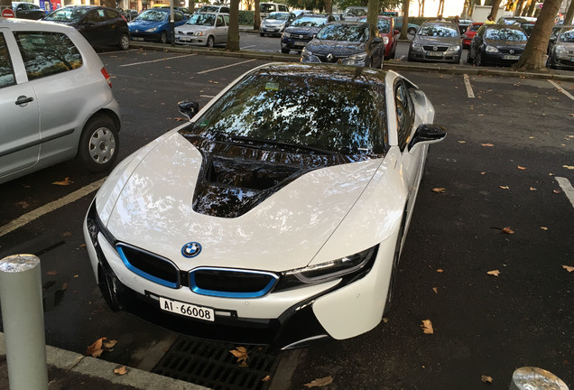 BMW i8