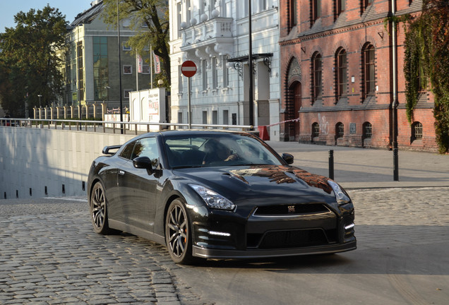 Nissan GT-R 2011